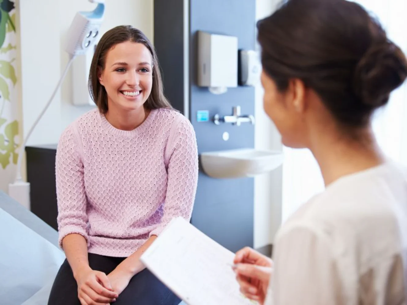 Customized chronic pain treatment consultation with medical specialist